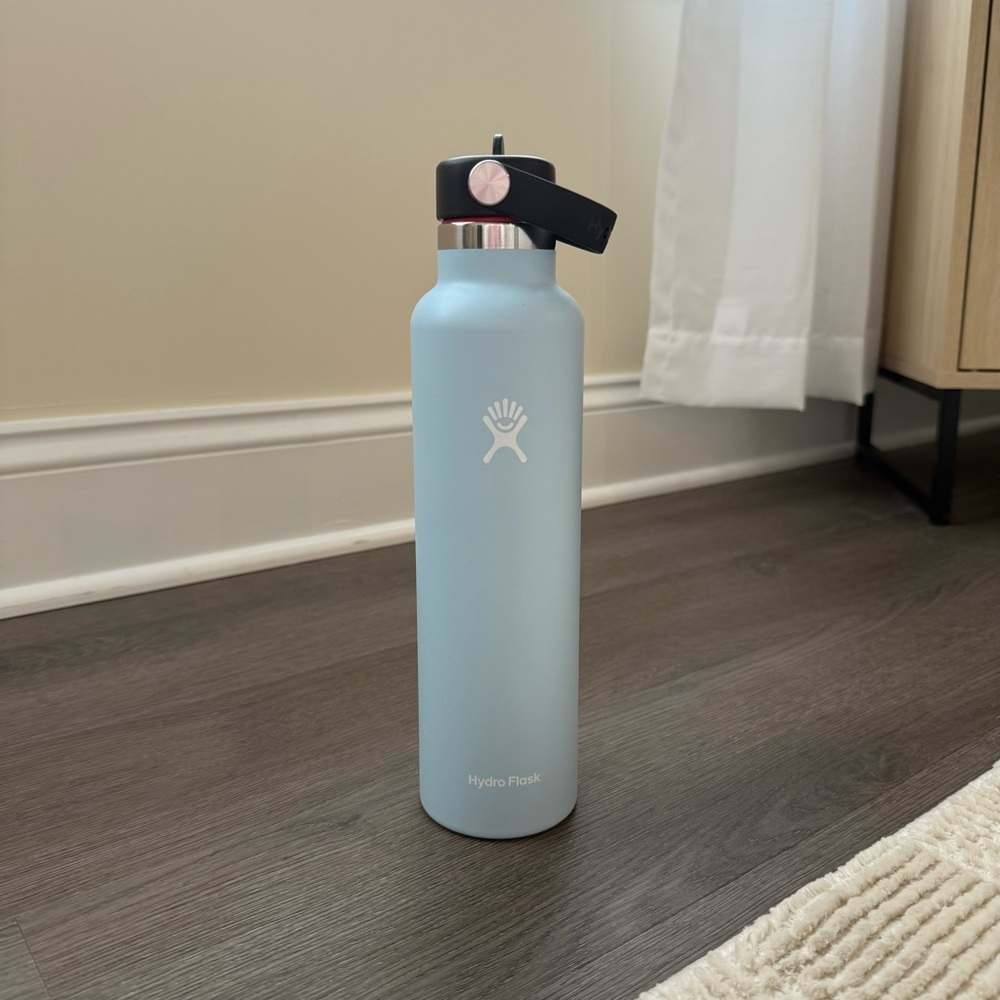 24oz Hydro Flask Sky Blue Thermos with Black Straw Lid